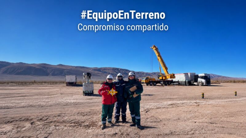 Equipo de Sur Compliance trabajando en terreno